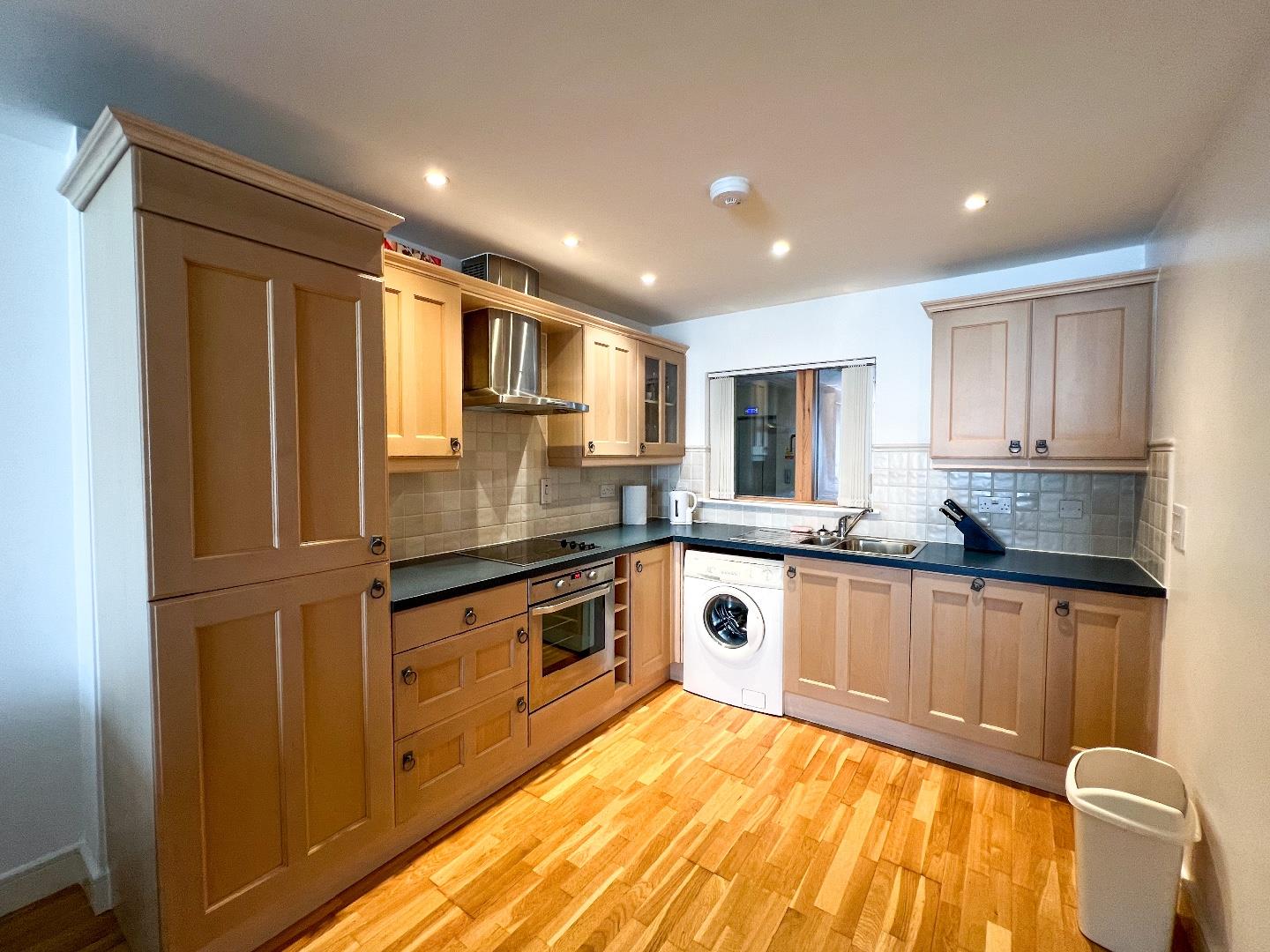 Esplanade House, Porthcawl, Bridgend County Borough, CF36 3YE